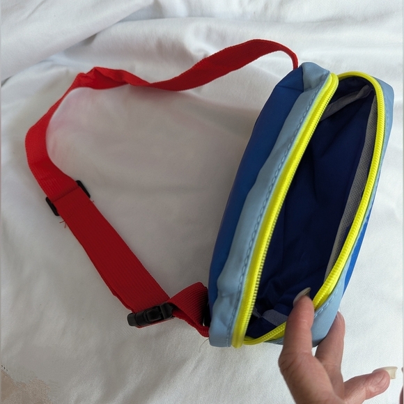 NWOT 2022 MLB Baseball Toronto Blue Jays Crossbody Fanny Pack/Bag - Picture 9 of 14